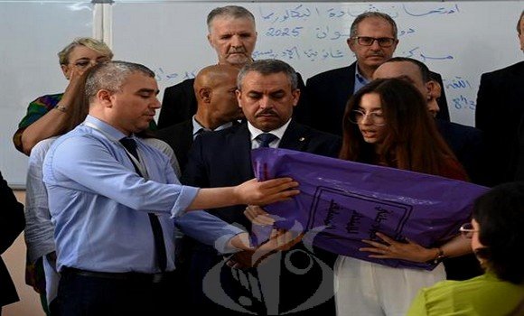 وزير التربية الوطنية يعطي إشارة انطلاق امتحان شهادة البكالوريا من ثانوية الإدريسي بالجزائر العاصمة