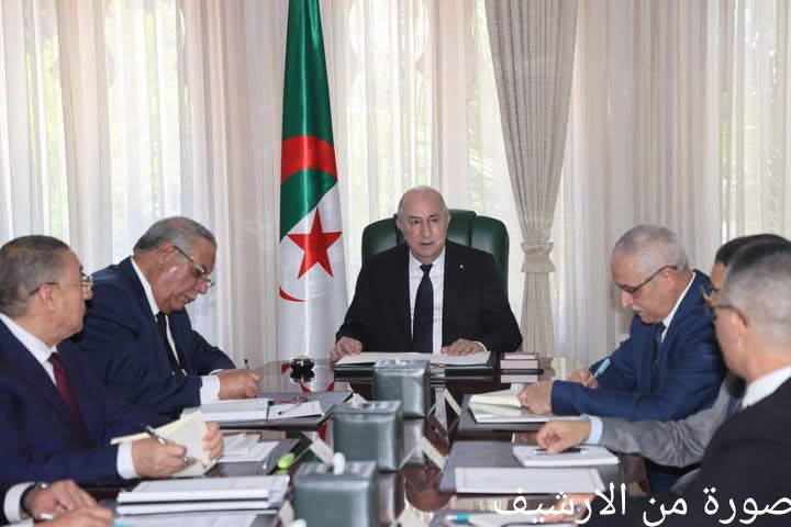 اجتماع مجلس الوزراء: رئيس الجمهورية يأمر بالاثراء القانوني الحاص بلنشاء هيئتي التصدير والاستراد