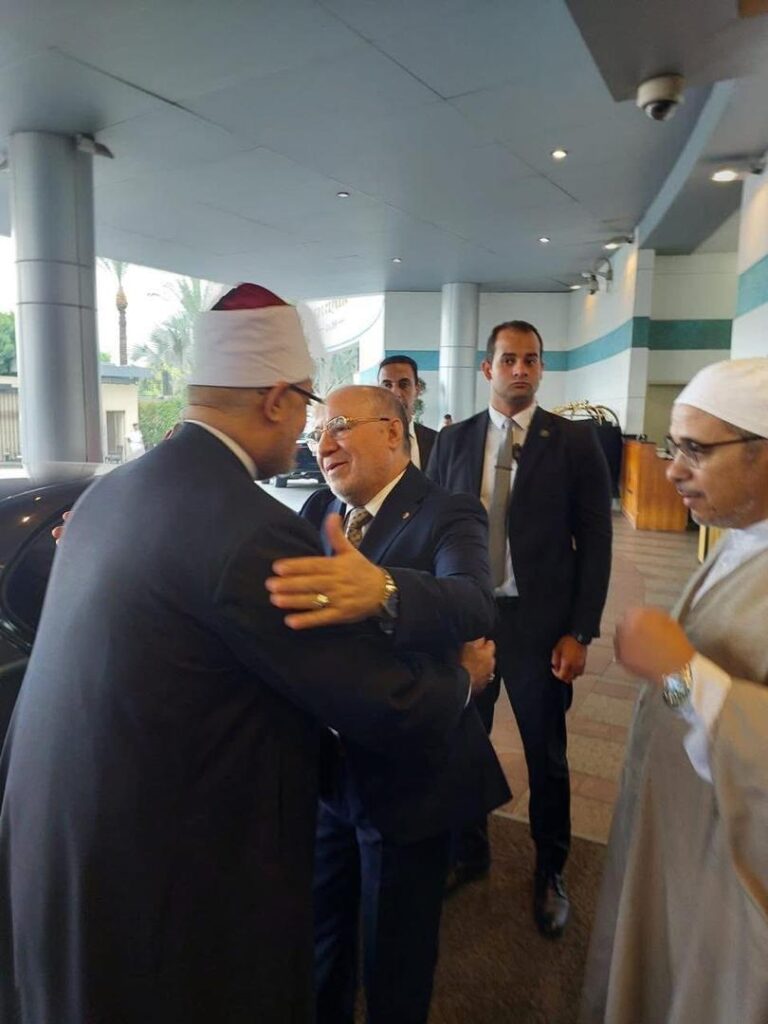 المؤتمر العاشر للإفتاء: وزير الشؤوز الدينية ورئيس المجلس الاسلامي الأعلى ينهيان زيارتهما الى مصر