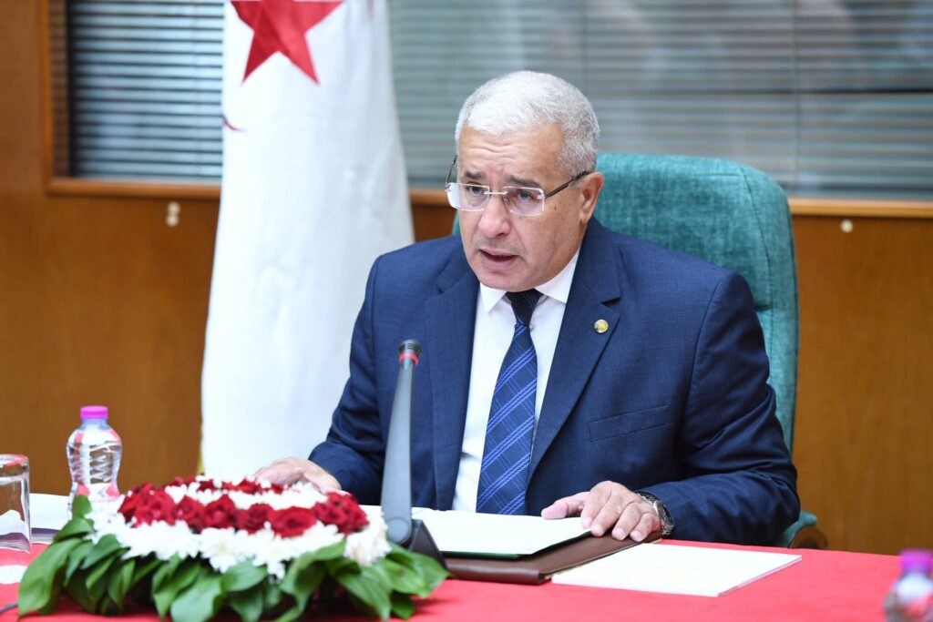 خلال لقائه بعدد من رؤساء اللجان الدائمة …. رئيس المجلس يشدد على مضاعفة الجهود لمواجهة التحديات خلال الدورة البرلمانية 2025-2026