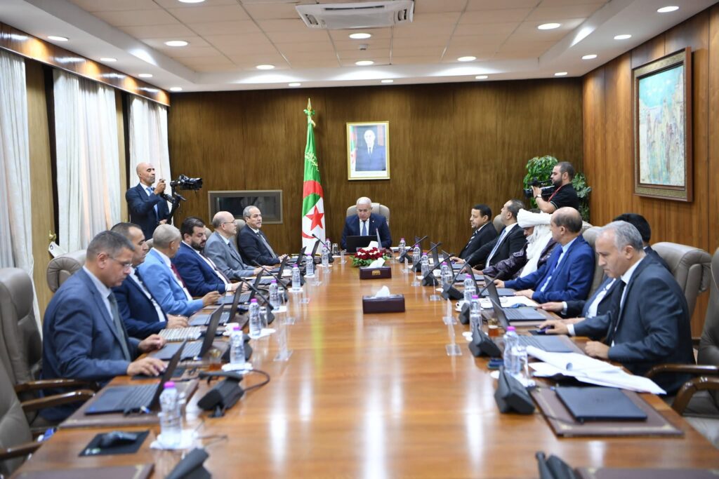 مكتب المجلس الشعبي الوطني يجتمع لضبط الجدول الزمني للجلسات العامة ومواصلة دراسة برامج اللجان الدائمة