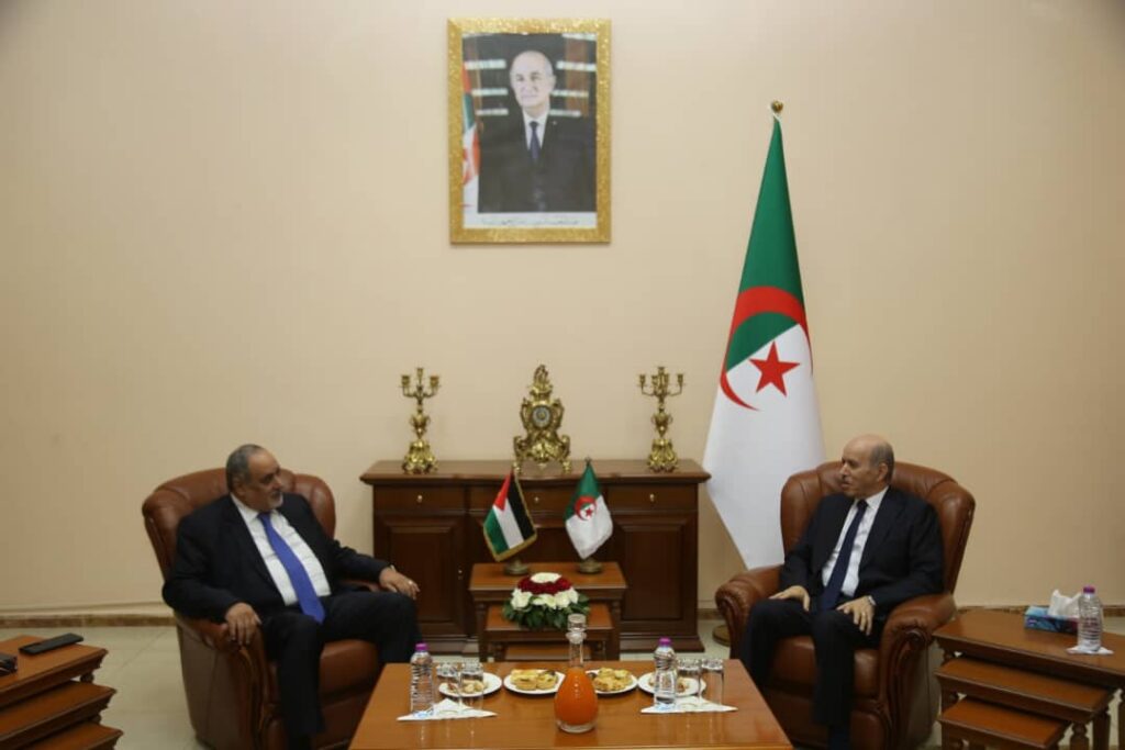 وزير العمل والتشغيل والضمان الاجتماعي يستقبل الأمين العام للاتحاد العام لنقابات عمال الأردن