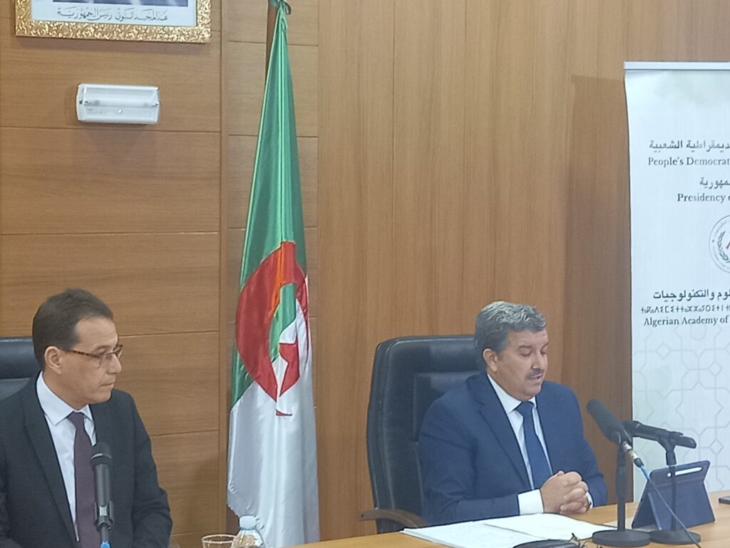 وزير الاتصال زهير بوعمامة : الصحافة العلمية اضحت ضرورة لتحقيق الأمن الفكري