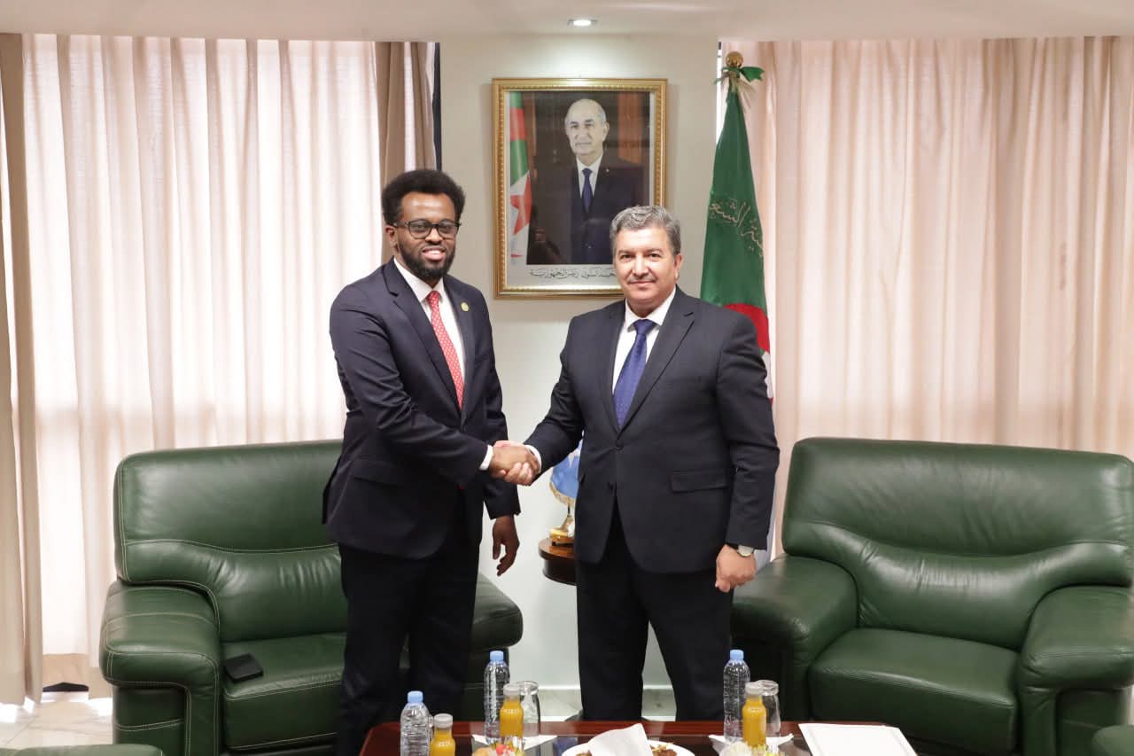 الوزير بوعمامة زهير يستقبل وزير الاتصالات والتكنولوجيا لجمهورية الصومال